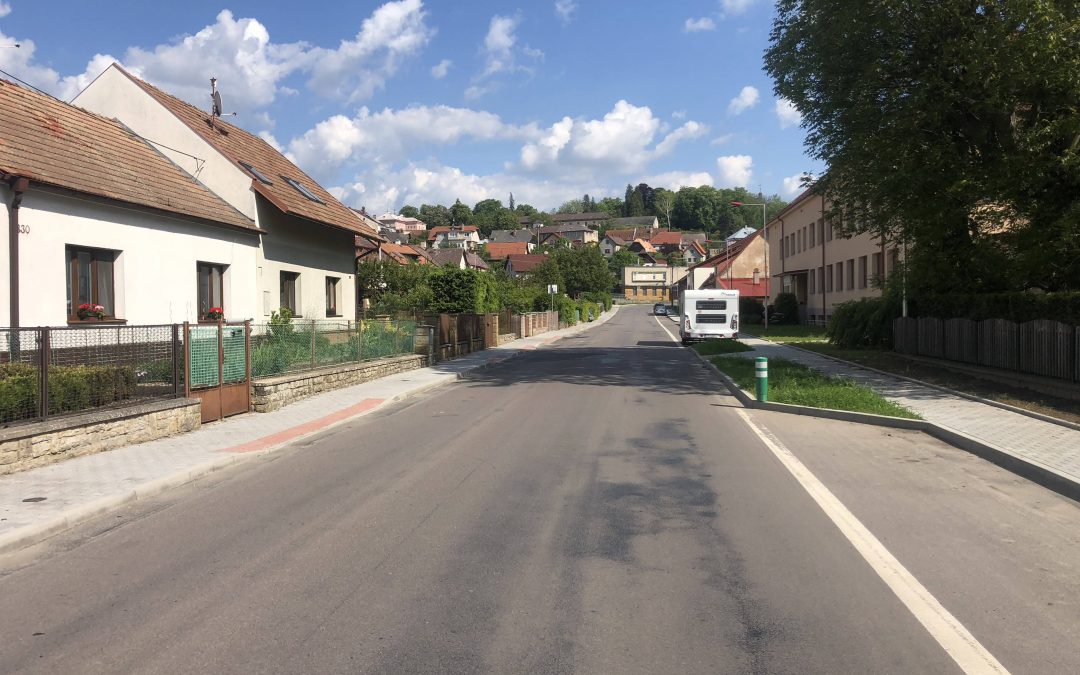 Chodníky v Opočně