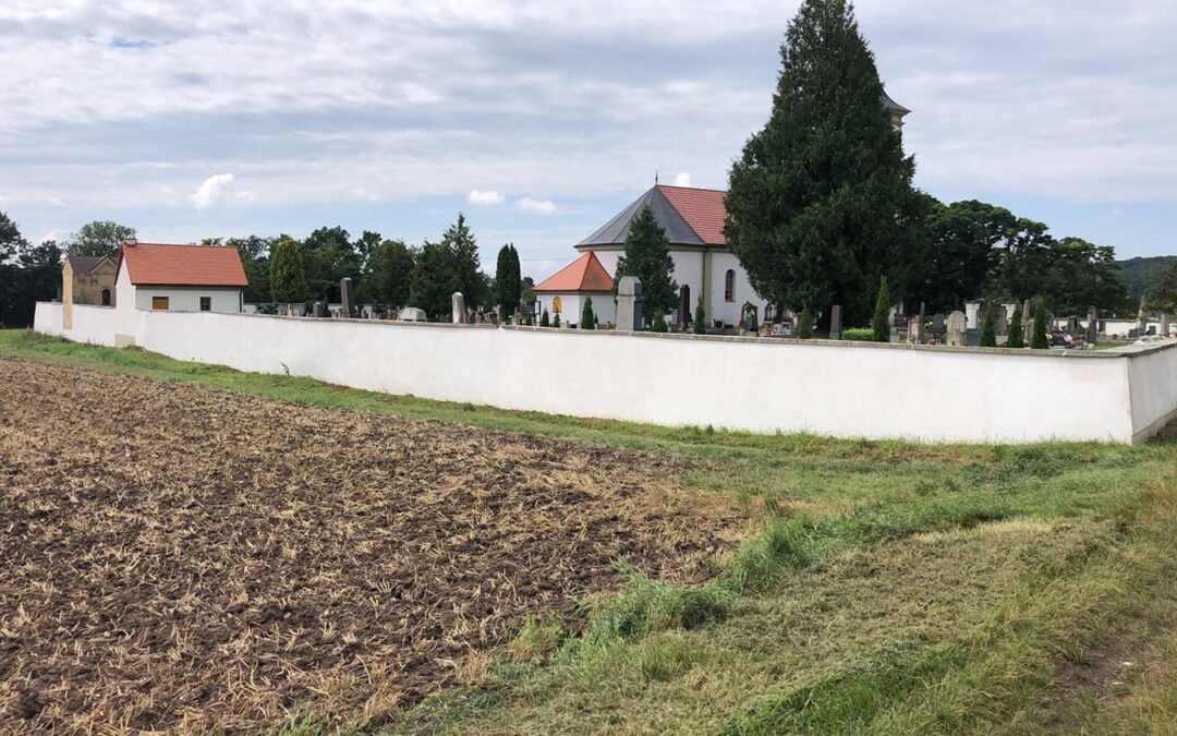 Klášter nad Dědinou – hřbitovní zeď